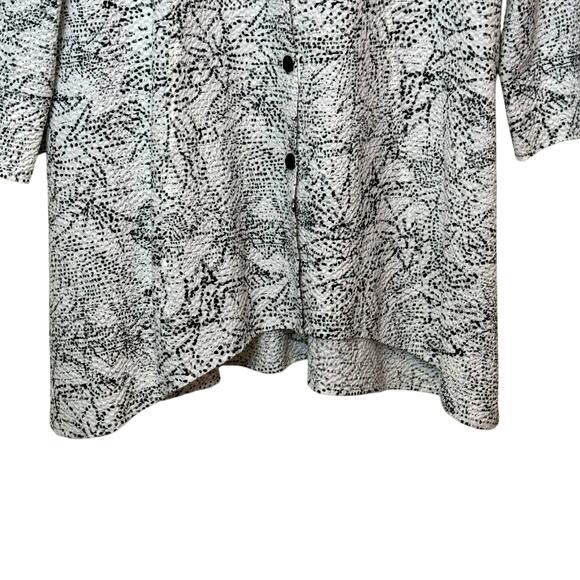Habitat Size Small Lagen Look Black Textured Blouse with Black Floral De… - Picture 5 of 8